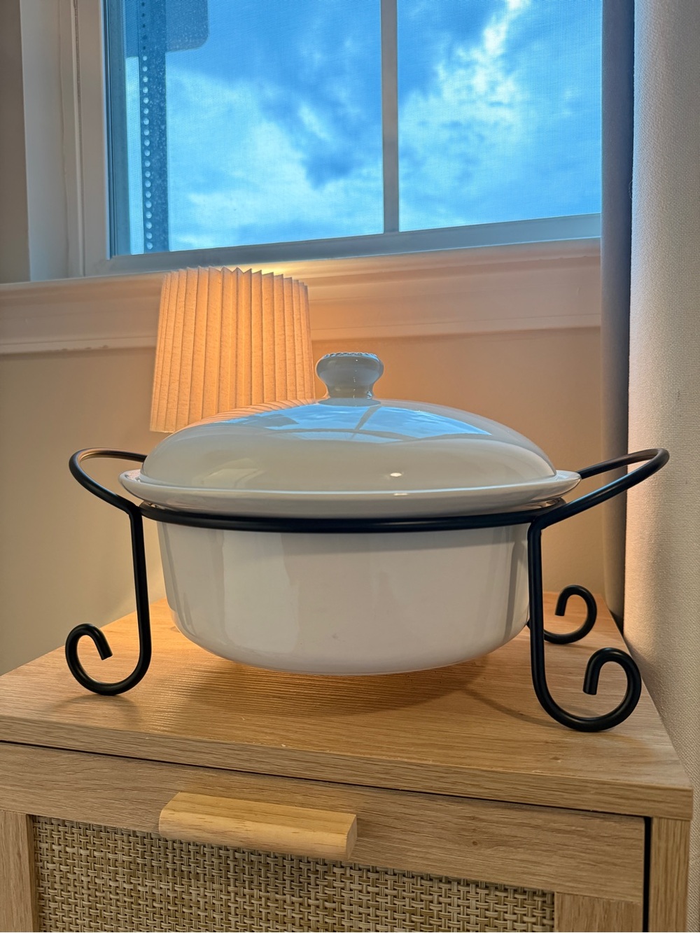 White Covered Casserole Dish with Black Metal Stand - Home Kitchen